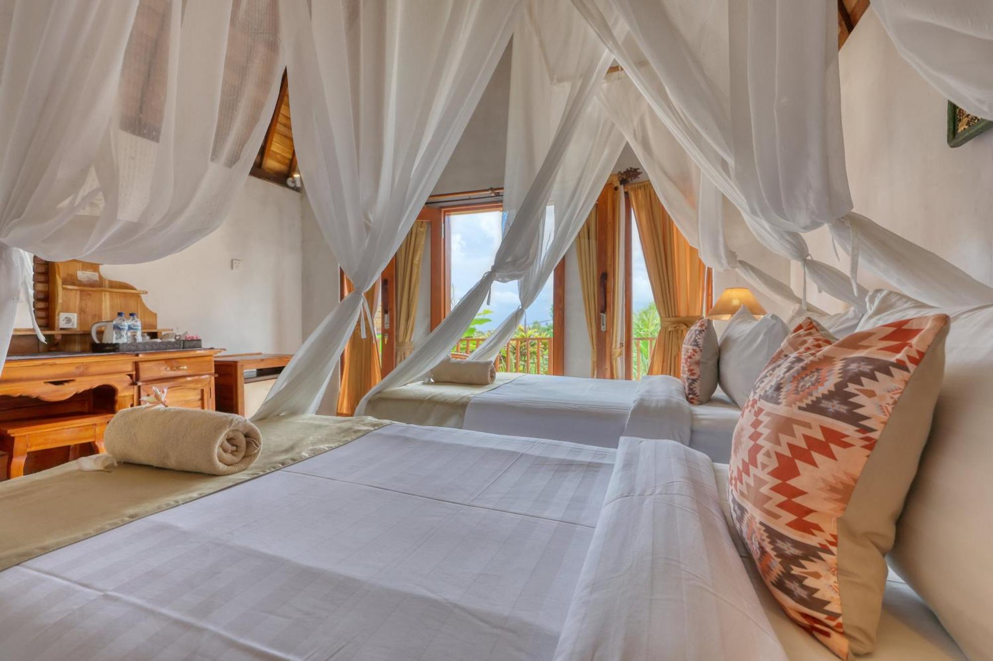 Bagia Bungalows Batumadeg Pokoj fotografie